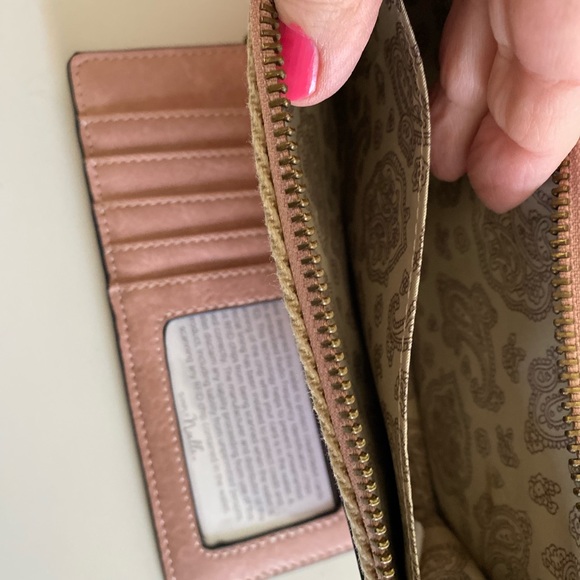 Simply Noelle Wristlet with additional shoulder strap - Picture 5 of 7